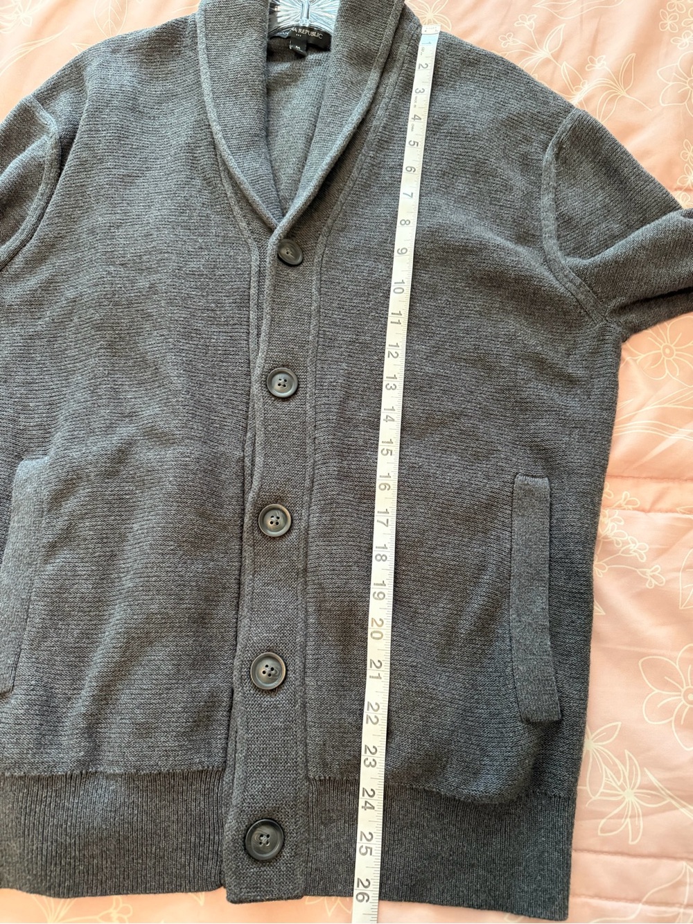 Banana Republic Men's Shawl Collar
Cardigan Sweater Gray Medium. 💯 Cotton, EUC - Picture 11 of 16